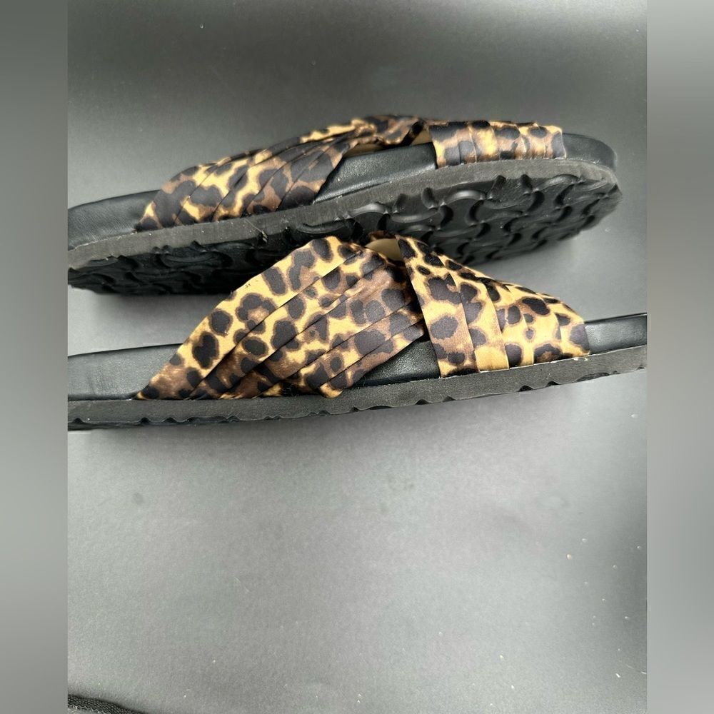 Ann Taylor comfortable and fashionable leopard print criss cross slides size 7M - Picture 11 of 12
